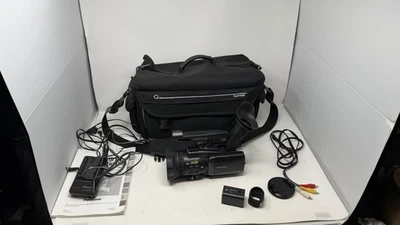 Panasonic AG-DVC30 3CCD Mini DV Professional Camcorder - Image 1 of 4