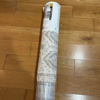 Alfombra resistente 2'x7' lavable Bridgerton Crown Affair ópalo corredor marfil/azul Foto 1 de 4