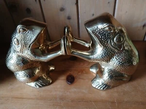 Paar Vintage Messing Frosch Buchstützen Taiwan mit Original Aufkleber aus Laden - Bild 1 von 7