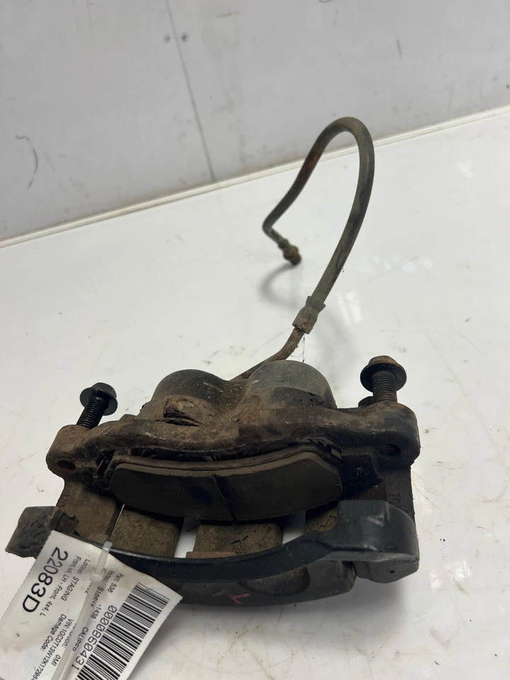 1998 - 2005 雪佛兰 S10 Blazer 前刹车卡钳 LH 发球杆 4x4 仅原始设备制造商 18029754 — 第 1/4 张图片