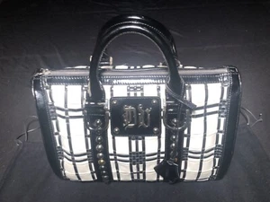Donatella Versace Handtasche schwarz & weiß Lackleder / Nieten / Silbergold - Bild 1 von 7