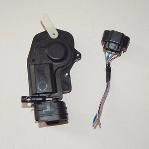 03-07 TOYOTA LAND CRUISER Back Hatch Lock Unlock Actuator Motor Liftgate DAMAGE - Picture 1 of 3