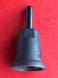 3M 07500 ROLOC SANDING DISC HOLDER 7500 MALE 1" X 1/4" SHANK - Picture 1 of 4