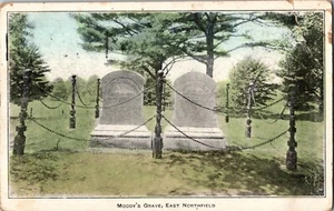 East Northfield MA, 1911 Round Top-Graves of Mr. & Mrs. D.L. Moody  - Imagen 1 de 2