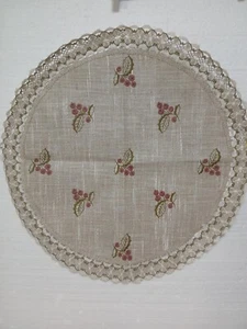 Tischdecke Tuch gehäkelt bestickt 24,5 Zoll - Bild 1 von 9
