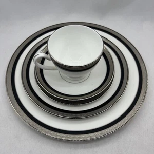 Waterford China Colleen 5 Stück Gedeck Bone China Neu - Kostenloser Versand - Bild 1 von 13