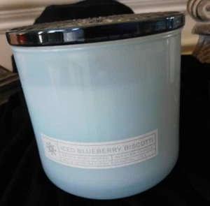 BATH & BODY WORKS ICED BLUEBERRY BISCOTTI 3 WICK SCENTED CANDLE 14.5 OZ - Picture 1 of 3