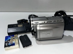 Videocamera digitale Panasonic NV-DS99B Mini DV E accessori - testata - Foto 1 di 15