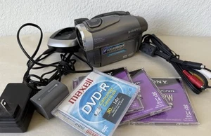 Sony Handycam DCR-DVD403 Digital DVD Video Camera Camcorder W/Charger Works - Picture 1 of 7