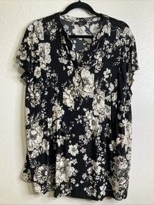 Cocomo Top Womens 2X Black White Floral Short Flutter Sleeves - Picture 1 of 3