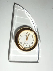 VINTAGE KLEINE KRISTALL ELGIN UHR FUNKELNDES DESIGN BRAUCHT BATTERIE - Bild 1 von 4
