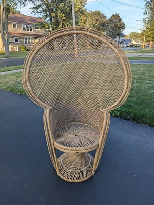 Silla Pavo Real Emmanuelle Mimbre Años 60 70 Silla Queens 60" Alto Boho MCM De Colección  Foto 1 de 4