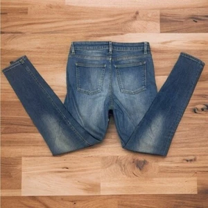 Jeans skinny elasticizzato ACNE Studios Skin 5 usato blu firmato gamba ritagliata - Foto 1 di 14