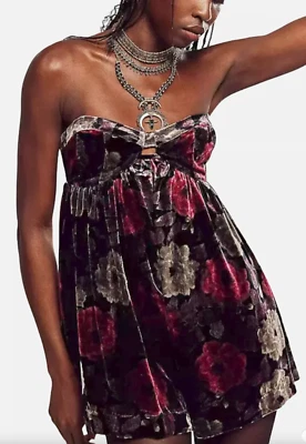 NEW FREE PEOPLE BLACK FLORAL LUNA VELVET STRAPLESS ROMPER SHORTS ONE PIECE SZ XS - Image 1 of 4