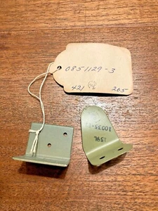 Couple of New Cessna 310, 400 Series Clip, PN 0851129-3 - Picture 1 of 1