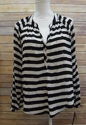 XOXO 青少年衬衫条纹 V 领露肩衬衫上衣黑色白色 M  — 第 1/4 张图片