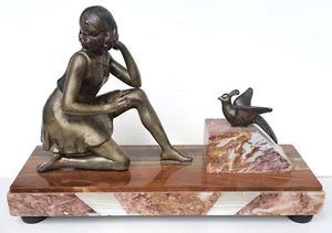GEO MAXIM Art Déco statuetta bronzo bambina in ginocchio con pavone, intorno al 1930, FIRMATA! - Foto 1 di 8