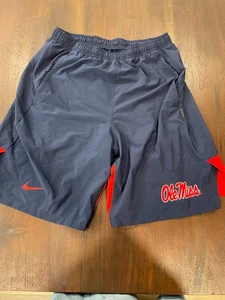 Ole Miss football team issue Nike medium shorts navy red medium - Picture 1 of 5