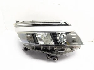TOYOTA NOAH/VOXY MK3 R80 2014 - 2022 RIGHT HEADLAMP LED 82229 81110-28D20 - Picture 1 of 12