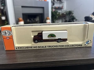 Con-Cor HO 1:87 City Beverage Delivery Truck Chihuahua Beer - Picture 1 of 4