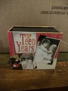 The Teen Years by Various Artists (CD, 2011, 10 Discs) COMPELTE SET ELVIS - Foto 1 di 7