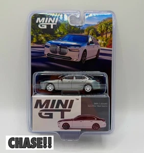 Mini GT CHASE BMW i7 xDrive60 Alpine White/Black Sapphire  - Picture 1 of 2