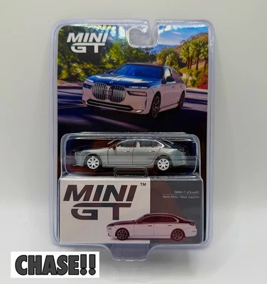 Mini GT CHASE BMW i7 xDrive60 Alpine White/Black Sapphire  - Image 1 of 2