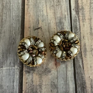 Signed HOBE brown white rhinestone beaded clip on earrings - Picture 1 of 5