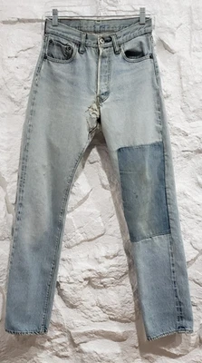 Jeans de mezclilla vintage Levi’s 501 con ribete rojo EE. UU. 32x35 desgastados Foto 1 de 4