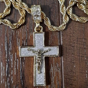 Collana con ciondolo crocifisso tono oro 24"~argento glitter Gesù Christian Bling usata in ottime condizioni - Foto 1 di 9