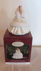 VINTAGE 1997 HALLMARK MATTEL COLLECTORS CLUB BARBIE KEEPSAKE CHRISTMAS ORNAMENT - Picture 1 of 4
