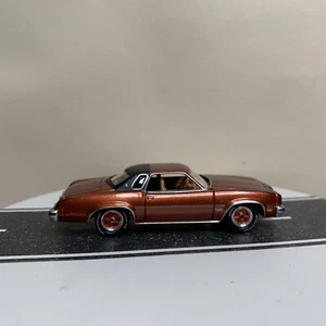 Johnny Lightning Classic Gold 1977 Oldsmobile Cutlass Supreme Brougham Red NM - Picture 1 of 23