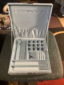 VELVET LIGHT BLUE LOCKING JEWELRY BOX WITH KEY MULTI PIECE SLOTS 10 X 10 X 3 - Picture 1 of 4