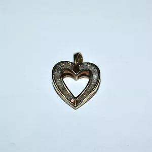 10k Yellow Gold Baguette Diamond Pendant ~ 2.3gr - Picture 1 of 8