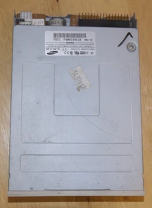 Diskettenlaufwerk Samsung SFD-321B LE 3,5" 1,44 MB - Bild 1 von 4