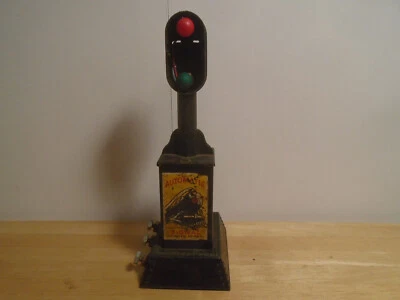 VINTAGE MARX 2 LIGHT SIGNAL TESTED WORKS WELL MISSING FRONT COVER - Image 1 of 4