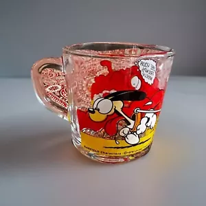 Taza de vidrio McDonalds Garfield Odie Skateboard 1978 de colección amarilla Jim Davis de colección - Imagen 1 de 5