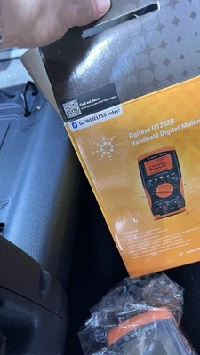 Agilent U1241B/U1242B True RMS 4-Digit Handheld Digital Multimeter - Image 1 of 4