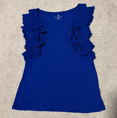 Blusa sin mangas New York & Company para mujer sin mangas con volantes azul elástico, talla M Foto 1 de 4