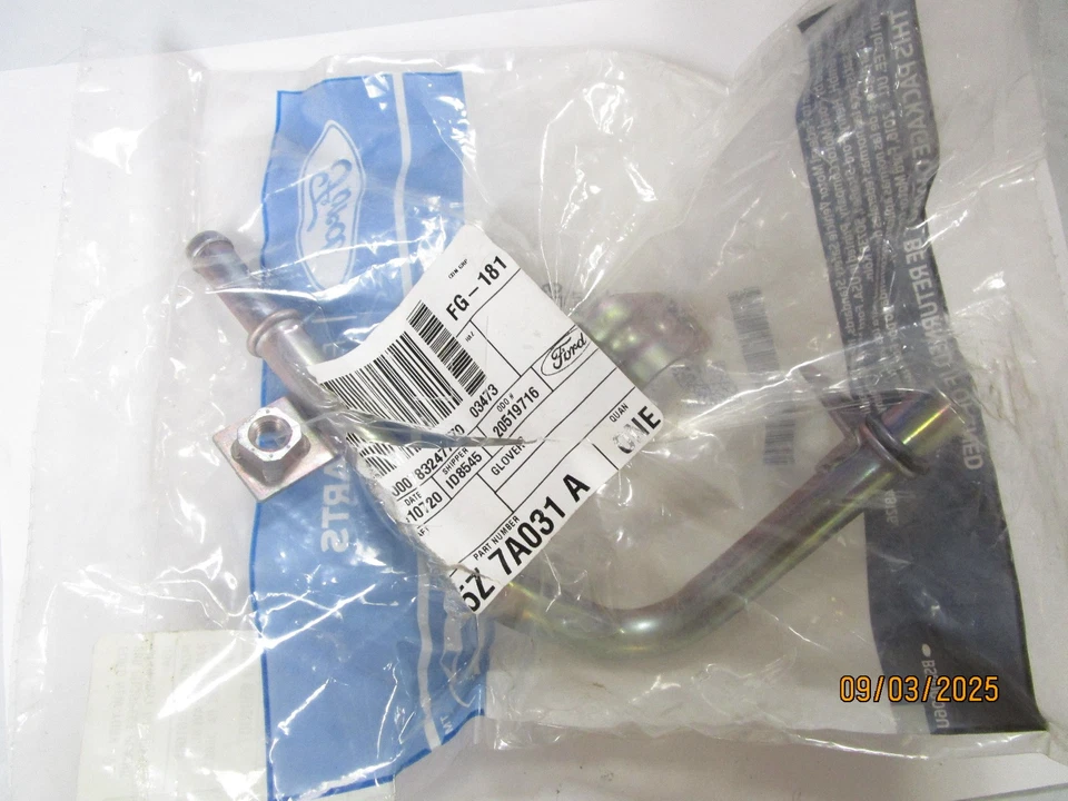 Genuine Ford OEM 6E5Z-7A031-A Outlet Tube Foto 1 de 4