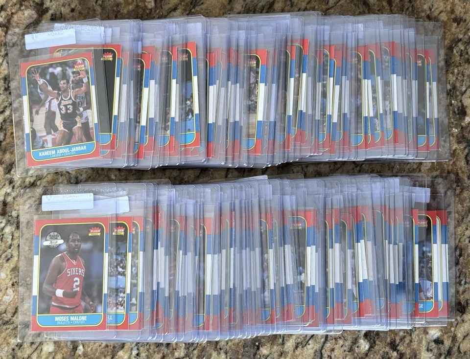 Juego casi completo de baloncesto Fleer 1986 141/143 con pegatinas sin Michael Jordan RC Foto 1 de 4