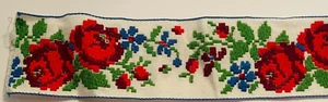 4 Yards Indanthren weiß Jacquard bestickt Borte rote Rosen Blumen rotes Band - Bild 1 von 6