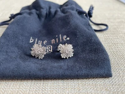 Pendientes Starburst de diamantes de oro blanco de 14 quilates de Blue Nile Foto 1 de 4