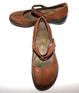 Easy Spirit Esperrie Tan Distressed Look Nubuck Womens Mary Jane Shoes Size 5.5M