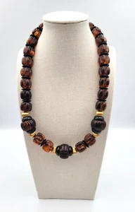Vintage Root Beer Faux Amber Lucite Bead Necklace Chunky Gold Tone Barrel Clasp - Picture 1 of 12