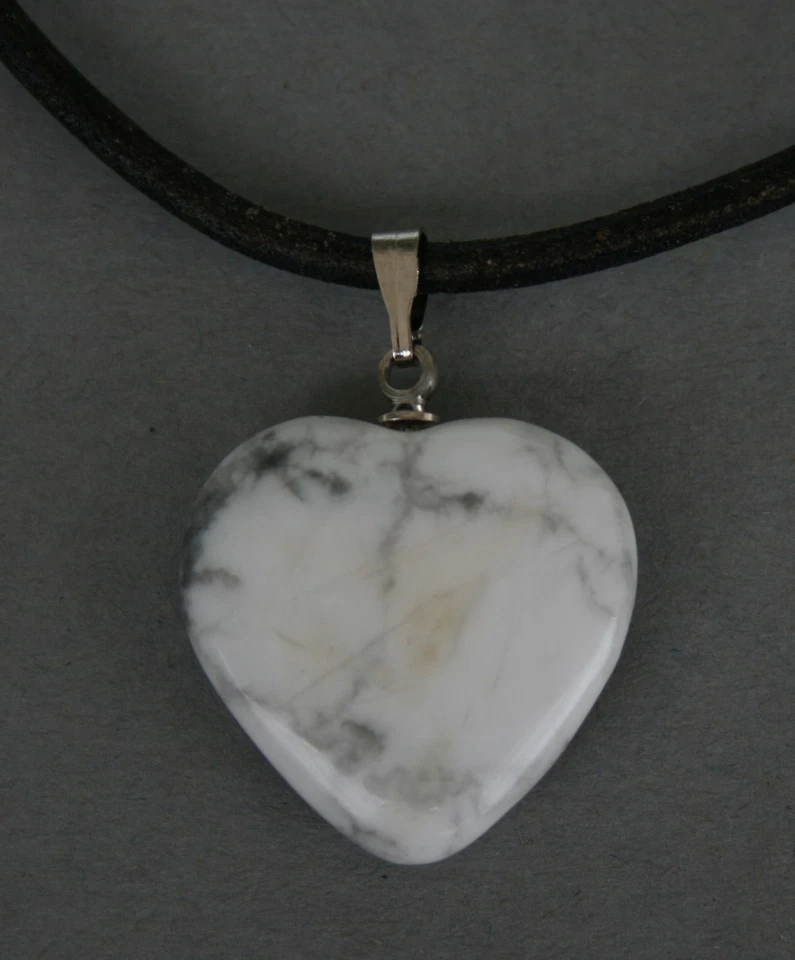 Herz Anhänger  Howlith - Bild 1 von 1