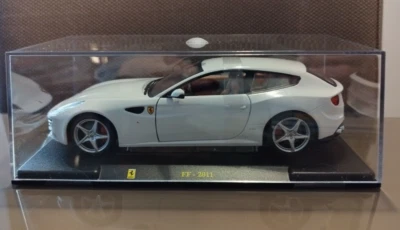 Modellino Ferrari FF 2011 collezione LE GRANDI FERRARI 1:24 - Immagine 1 di 4