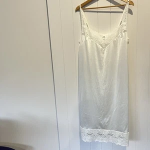 Full Petticoat Women’s Size 22 Fayreform Cream Adjustable Straps Back Split Lace - Picture 1 of 9