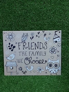 Freundschaftsgeschenk ""Freunde die Familie, die wir wählen"" Eule & Vögel hängende Metallplakette - Bild 1 von 3