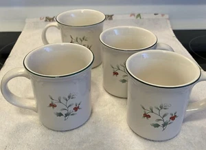 4er Set Pfaltzgraff Winterberry 12 Unzen Kaffeetassen, 4" hoch mal 3,5" D - Bild 1 von 9